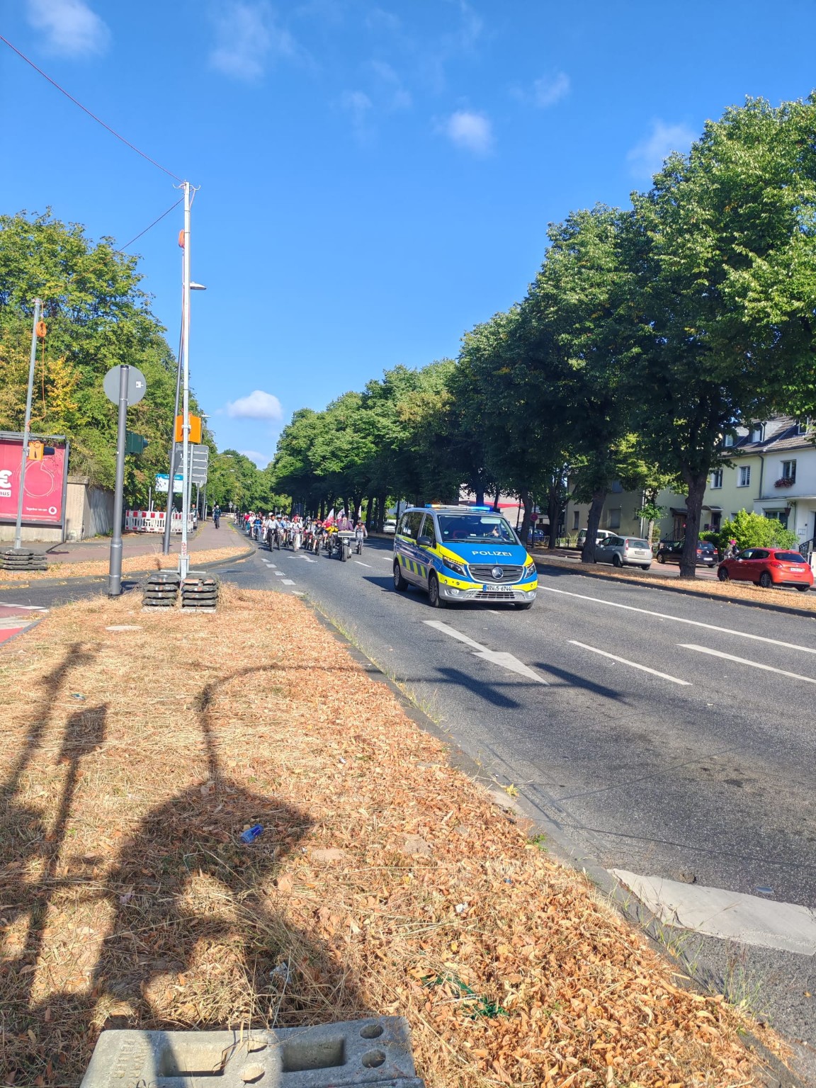 Fahrradbus zum HöVi-Land mit vielen Kindern auf Fahrrädern